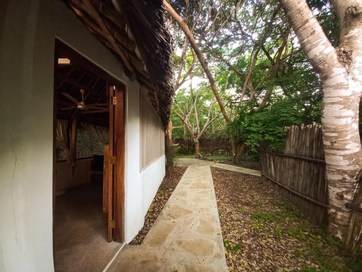 Watamu Beach Cottages B&B Екстериор снимка