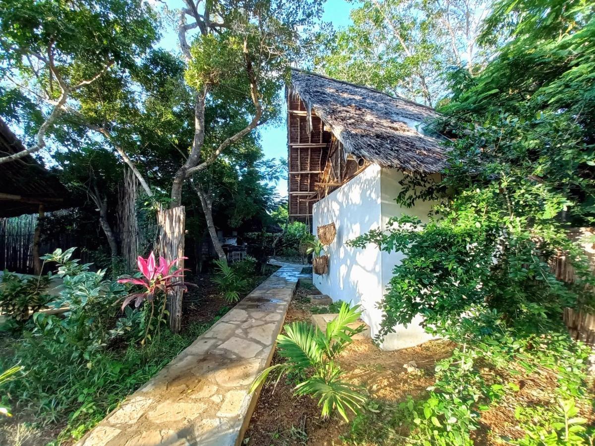 Watamu Beach Cottages B&B Екстериор снимка