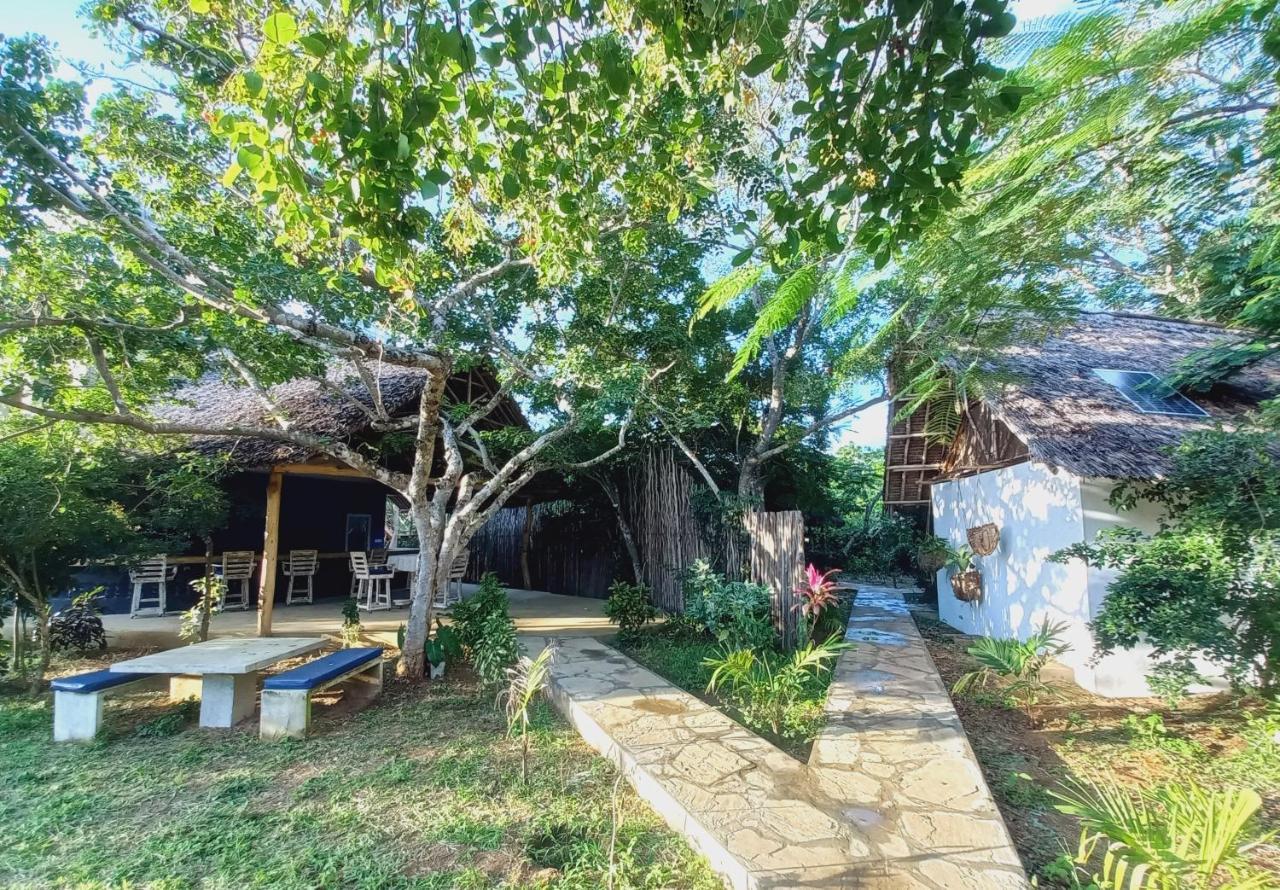 Watamu Beach Cottages B&B Екстериор снимка