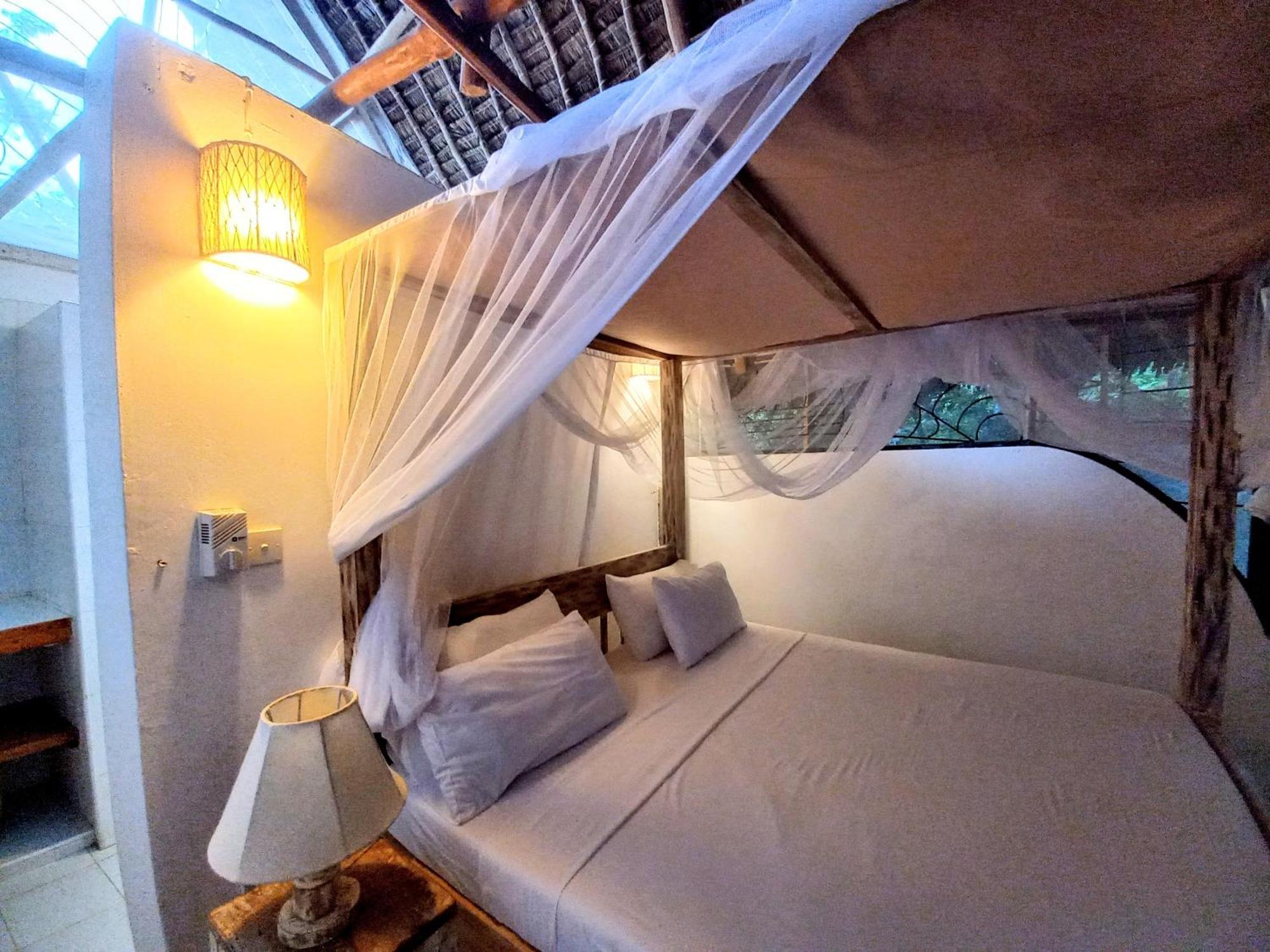 Watamu Beach Cottages B&B Стая снимка